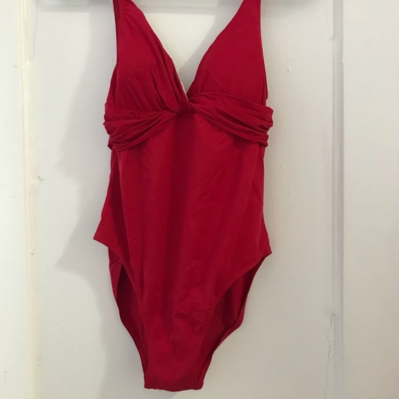 🍒 Cherry Red Twist Front Swimsuit - Picture 3 of 7